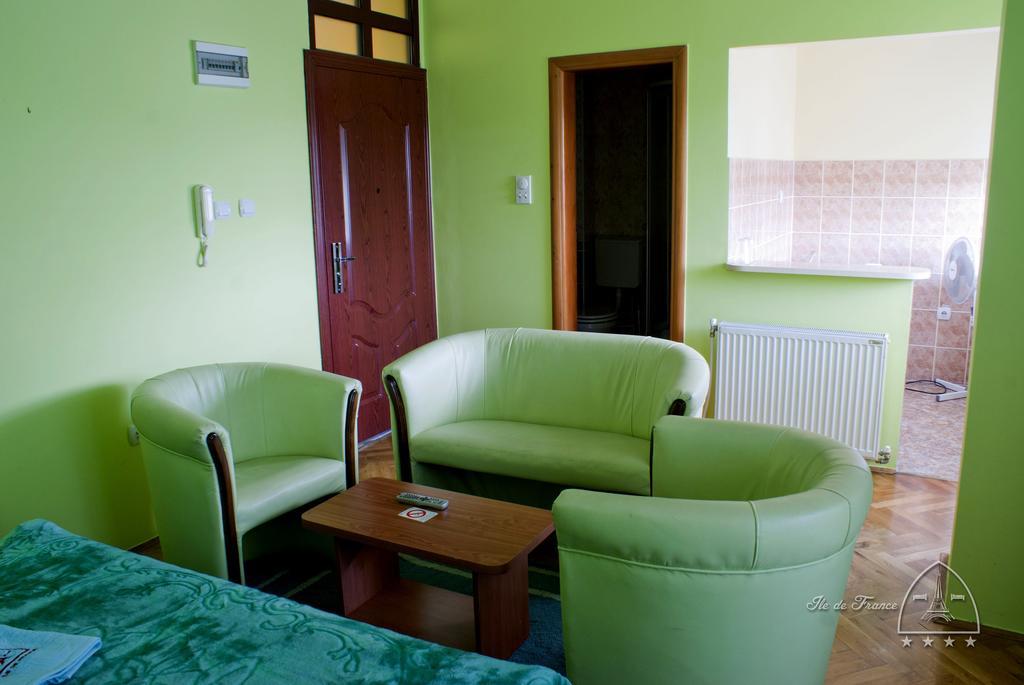 Vila Ile de France Novi Sad Habitación foto